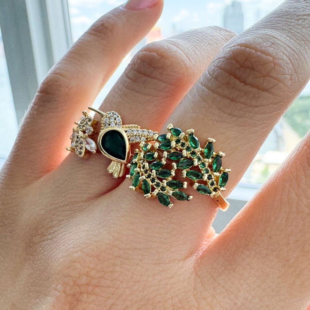 Lab Emerald Leaf Patern Ring by Bichota